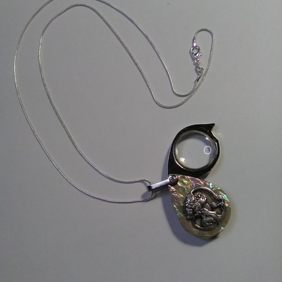 Magnifying Glass MOP Double-sided with Lady Face Jeweler's Loupe Pendant - Picture 2 of 8